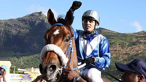 Horse Racing - 15th day: Liquid Motion Beats Tandragee and Master Mascus