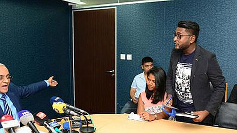 Euroloan: Vishnu Lutchmeenaraidoo expulse un journaliste de l’express de sa conférence de presse