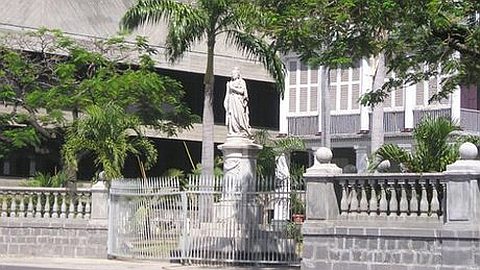 Tertiary Institutions: Permit Required to Enroll Foreign Students