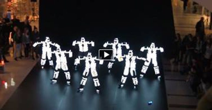 Video of the Day: Awesome LED Dance Show...