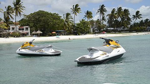 Jet-Ski à Rivière-Noire: les Contestataires Maintiennent la Pression