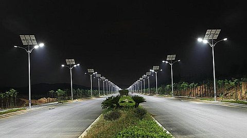 Lampadaires Solaires: le Projet Lancé en 2016