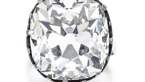 Woman's $15 'costume jewelry' ring turns out to be worth $450,000