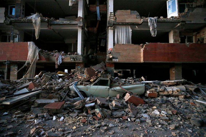 Iran-Iraq Earthquake Kills More Than 300
