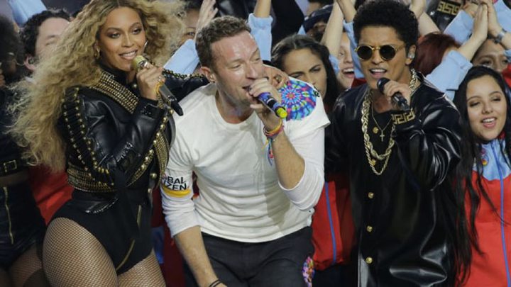 Beyoncé Easily Steals the Show from Coldplay