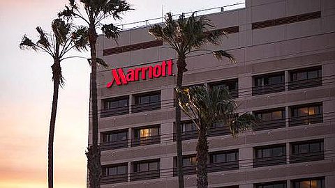 Marriott buys Starwood, becoming world's largest hotel chain