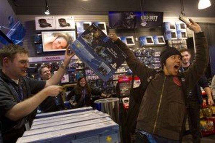 PlayStation 4 Review: Strong, but Needs Time ...