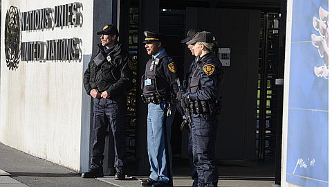 Geneva Police Hunting 5 Suspects Related to Paris Attacks, Source Says