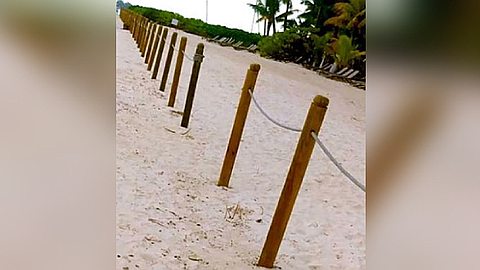 Trou-aux-Biches: des barrages devant un hôtel suscitent la colère des internautes