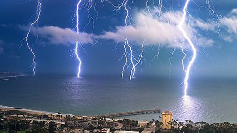 Picture of the Day: Long Exposure Lightning Storm