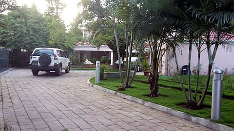 Perquisition chez Bachoo: des Journalistes de l’Express Victimes d’une Grave Agression