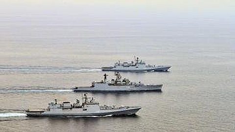 Indian Naval Ship : Mumbai, Talwar et Deepak à Maurice