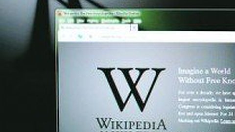 Wikipedia, Google Protest Internet Bills