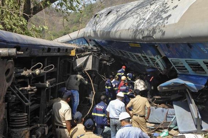 At Least 19 Killed and 130 Injured in Indian Train
