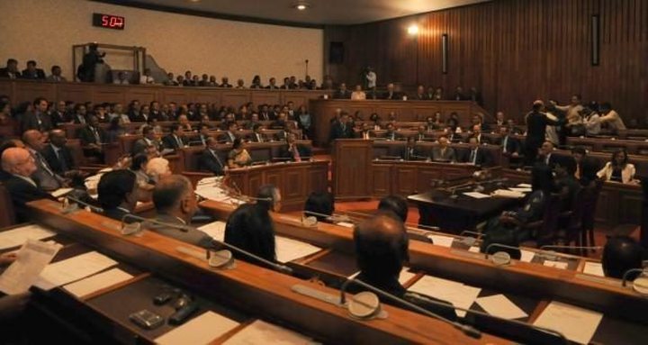 Le Parlement Coûte Rs 25 Millions par Mois… 