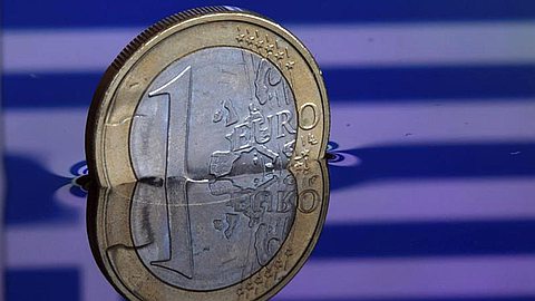 Euro off Greece-Driven Lows after SNB Intervenes