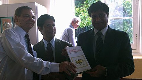 Port Louis Museum Hosts Exhibition "Travels in the World of Capricorn"