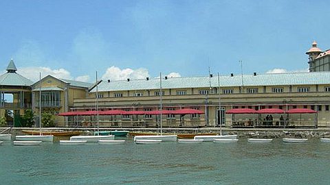 Launching Children Sailing School in Caudan Basin