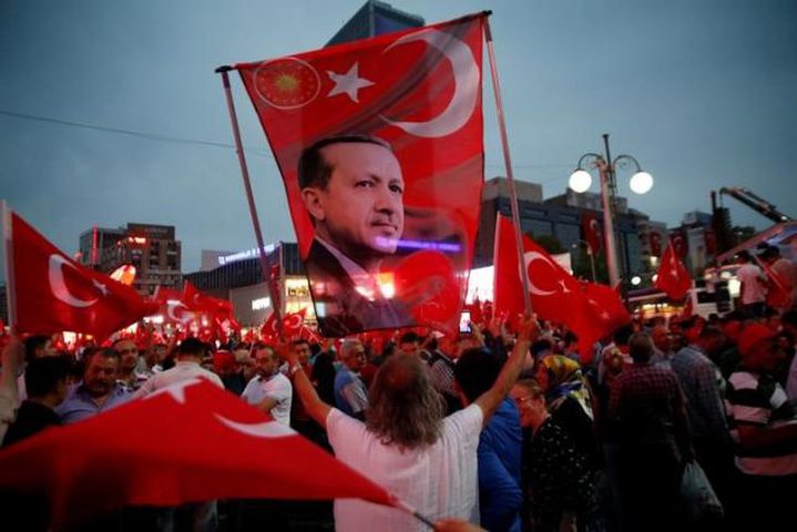 Turkey dismisses military, shuts media outlets...