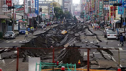 Taiwan Gas Pipeline Blasts Kill 25, Injures 267