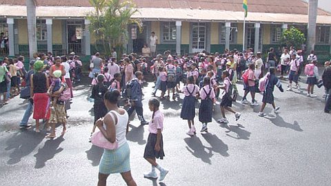 Fini le Critère d’Ancienneté: Bientôt des Jeunes Profs Maîtres d’Ecole