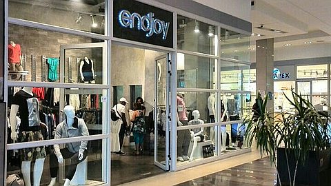 Fermetures : les marques locales de vêtements perdent leurs griffes