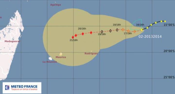 Weather: Moderate Tropical Storm Amara Intensifies