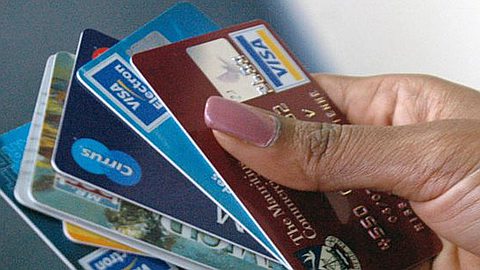 Two Malaysians Expelled for Fake Credit Cards Possession
