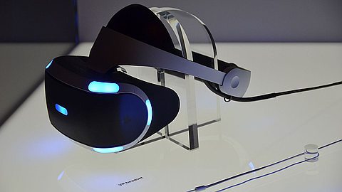 PlayStation VR Hands-On: the $399 Headset is Comfortable, Sturdy, and Holds Its Own