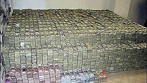 Households, Corporations And Banks Are Hoarding $14 Trillion Cash