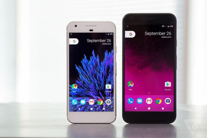 Google Pixel and Pixel XL smartphones