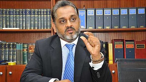 Offshore: Rogers Rachète la Société de Reza Uteem