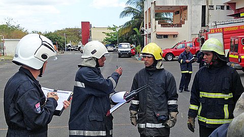 Grand-Baie: un Incendie Ravage Trois Magasins, des Dégâts de Rs 2 Millions