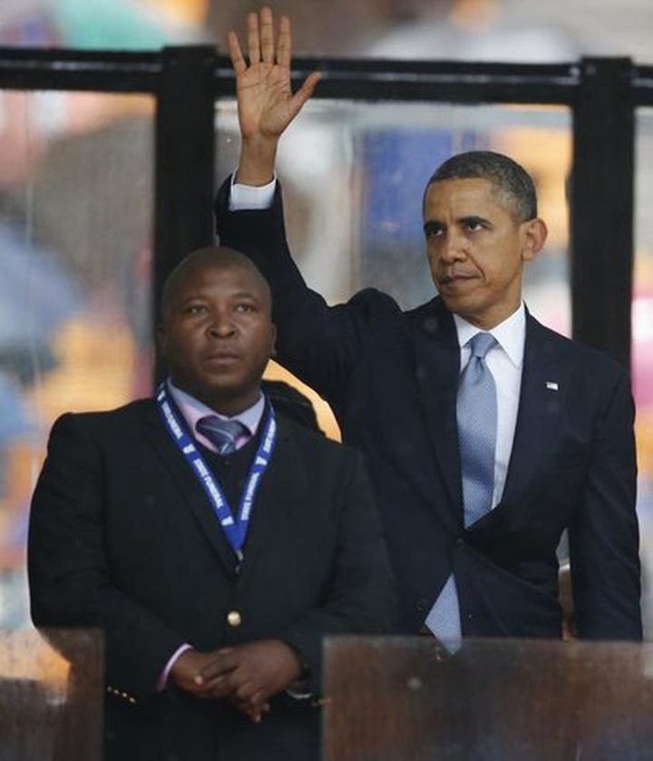 'Fake' Deaf Interpreter at Nelson Mandela Memorial