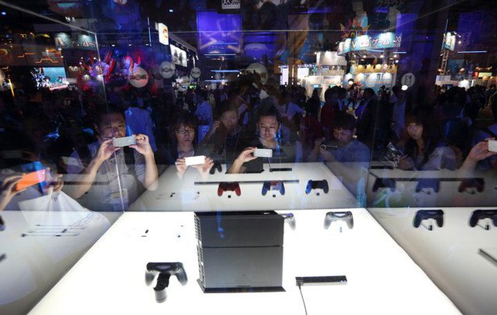 Sony PlayStation 4 Sales Cross 1M units on First..