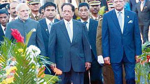 Fête Nationale Célébrée avec Faste au Champ-de-Mars