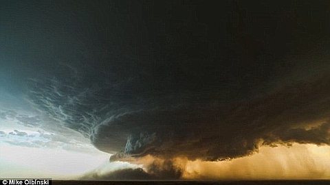 Video of the Day: A supercell near Booker, Texas