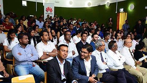 Accord entre Huawei et l’UoM: dix étudiants se rendent en Chine le 27 mai