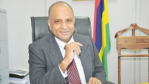 PTr-MMM : Tassarajen Pillay Chedumbrum Prêt à ne pas Recevoir de Ticket