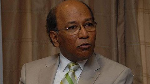 Bheenick Reminds Banks to Order