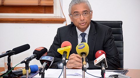 Révocation d’Ivan Collendavelloo: pluie de réactions