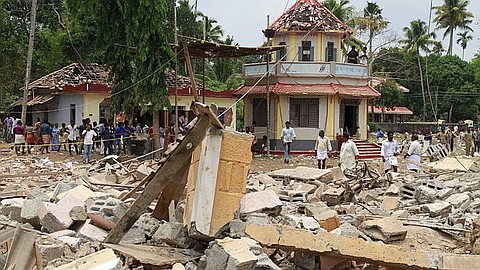 Fireworks Disaster at Kerala Temple Kills 106 in South India