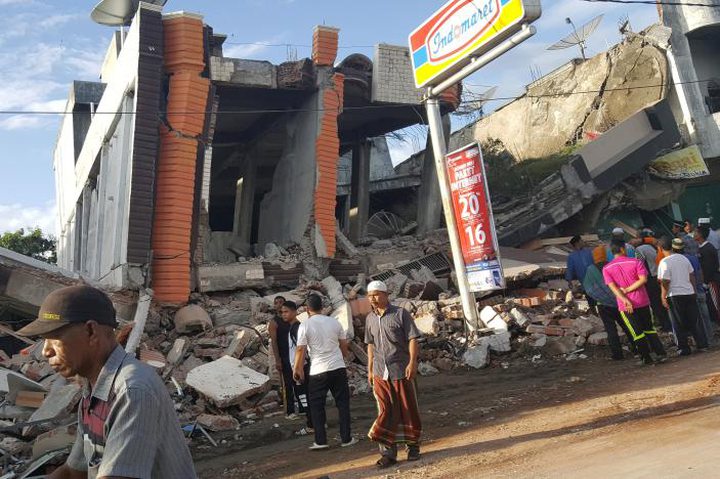 Nearly 100 killed, hundreds hurt as quake strikes 
