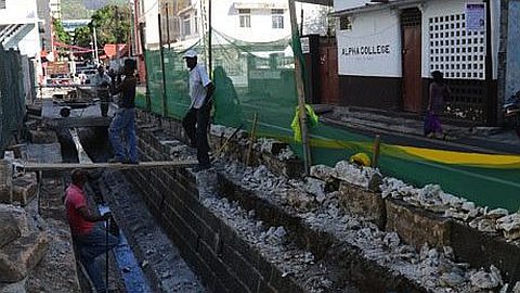 Port-Louis: un Ruisseau Recouvert de Béton