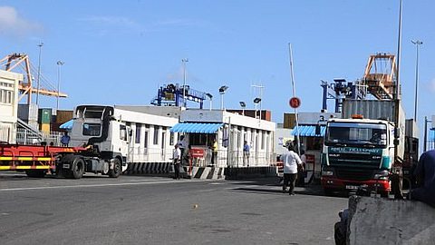 Port: de Nouvelles Mesures de Sécurité Font Grogner les Camionneurs