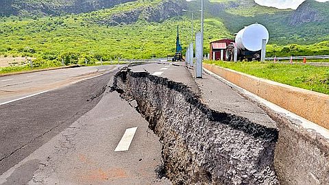 Ring Road: Consultant Refuses to Submit Reports